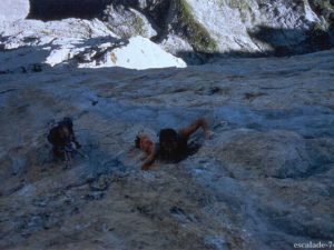 Paroi d'Anterne : Les yeux dans le bleu (L9 : 7b+)